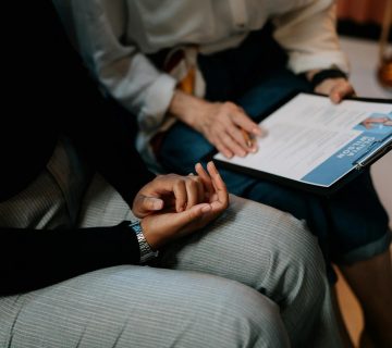 How Does HR Support Payroll