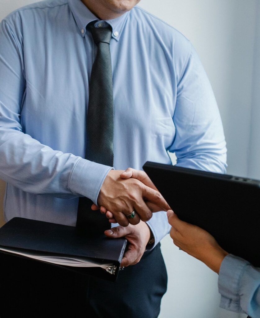 Image represents an Accountant using our HR and IR Services